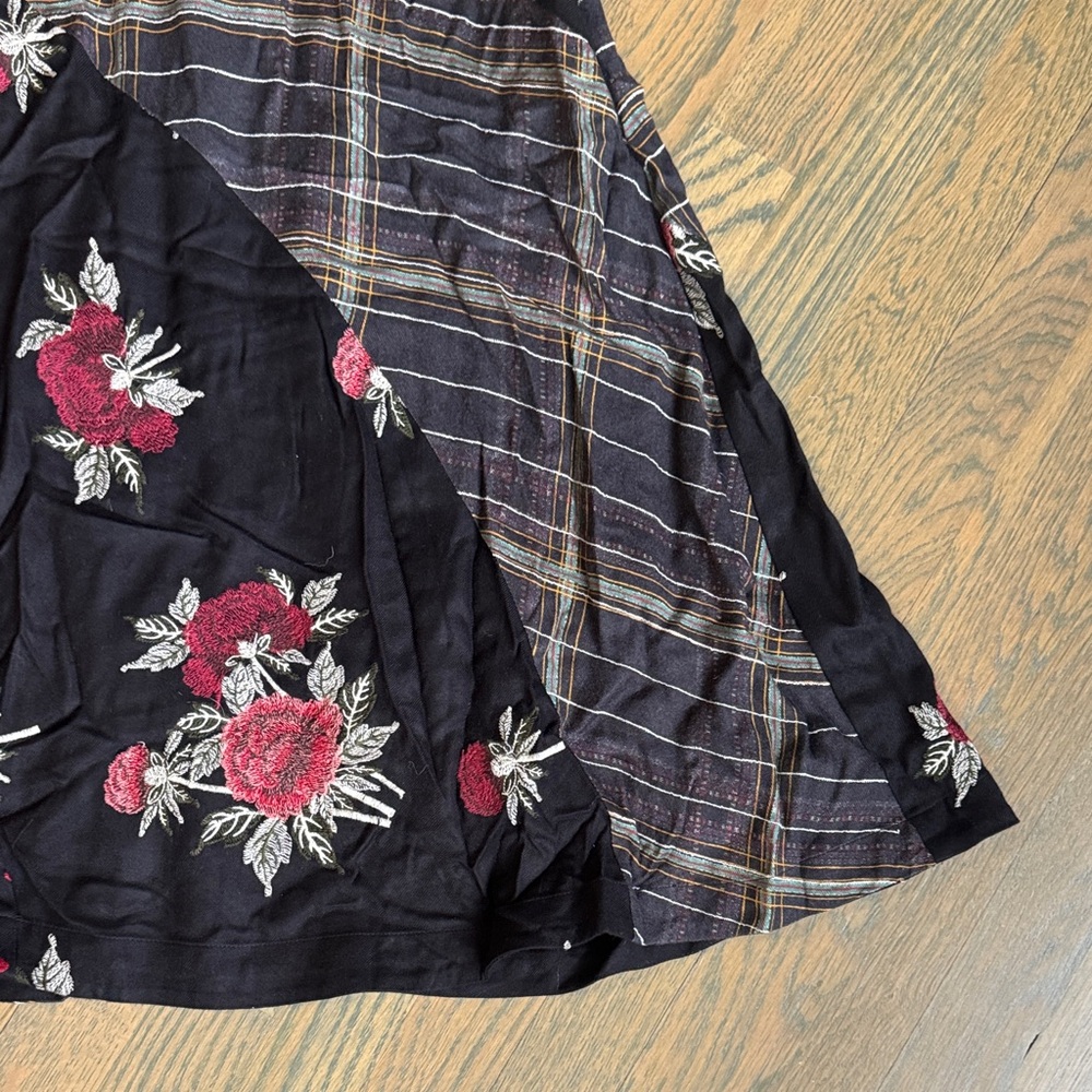 Maeve Black and Red Floral Plaid Midi Dress - Picture 3 of 9